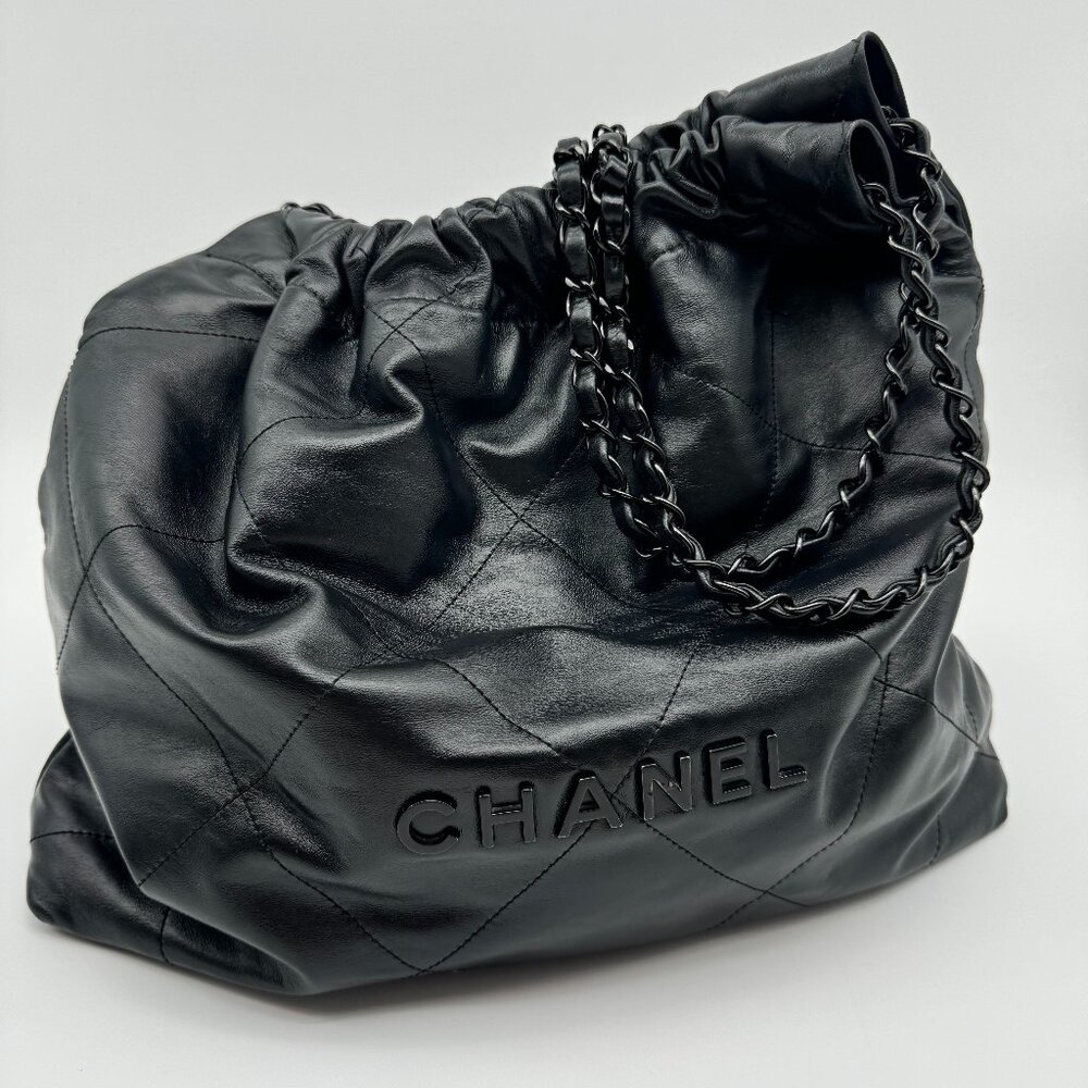 CHANEL Shiny Calfskin Quilted Small Chanel 22 So Black
